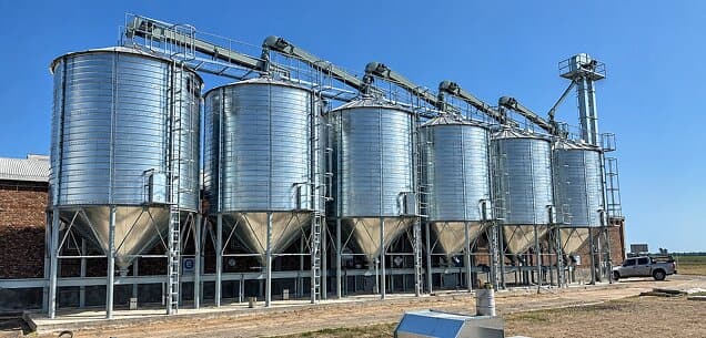 Planta de silos con noria elevadora PG Metalúrgica